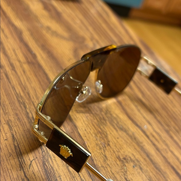 Versace Sunglasses with Gold Frame and Brown Lenses - Picture 7 of 10